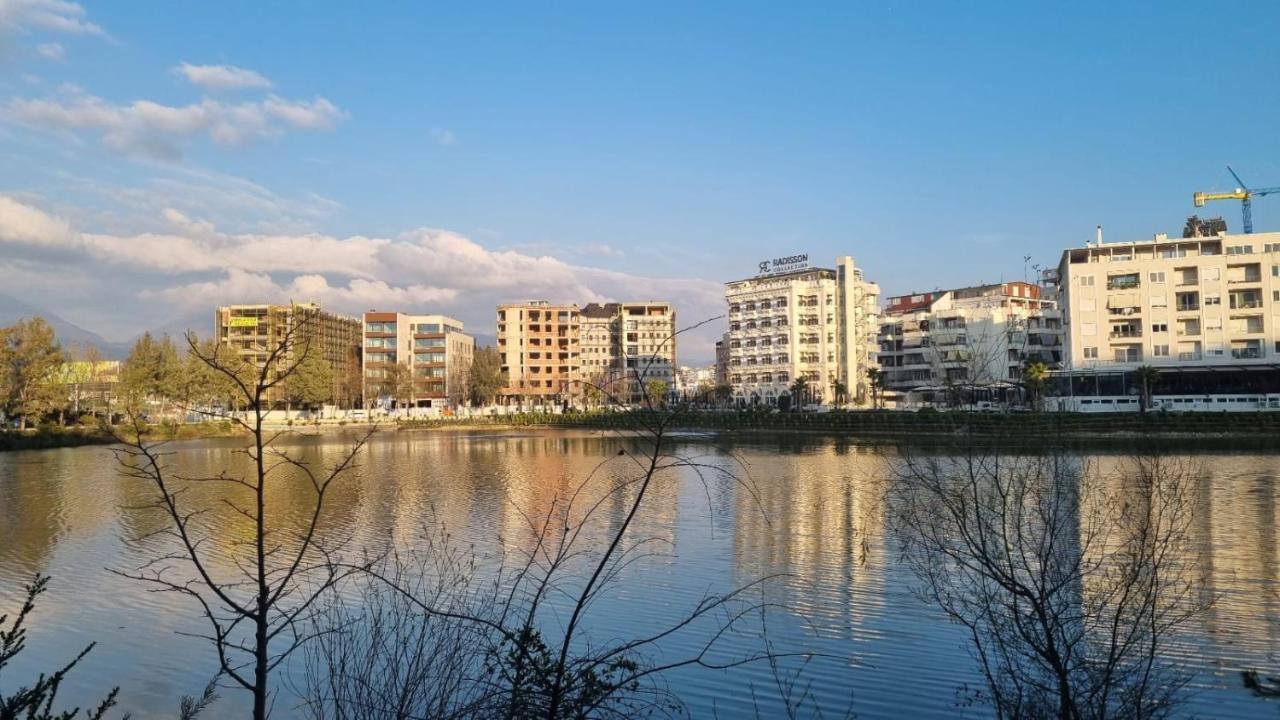 Liqeni Thate, Tirane Appartement Buitenkant foto